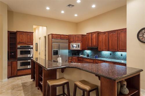 Caledonia Dreamin in แอนเทม