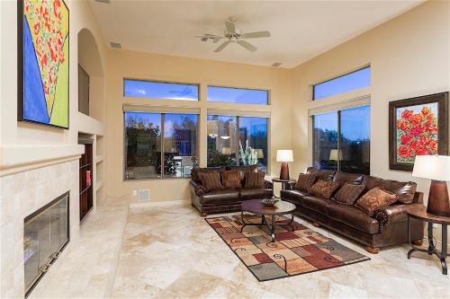 Caledonia Dreamin in แอนเทม