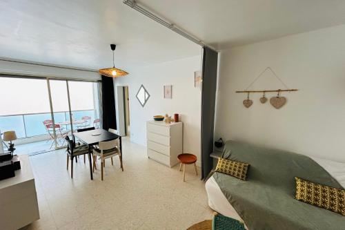 T2 in La Favière - 5 minutes from the beach (T2 in La Faviere - 5 minutes from the beach) in 보르므 레 미모사