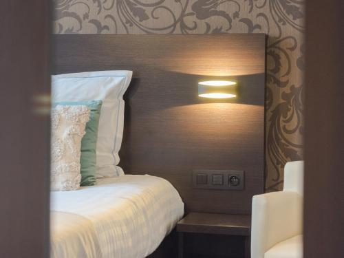 Standard Double Room image 2