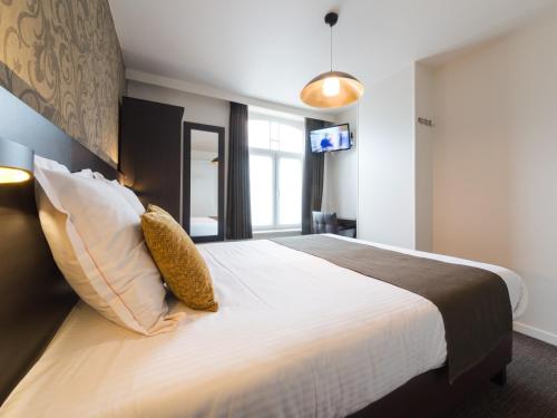 Small Double Room room in Hotel Kristoffel - Ontbijt inbegrepen