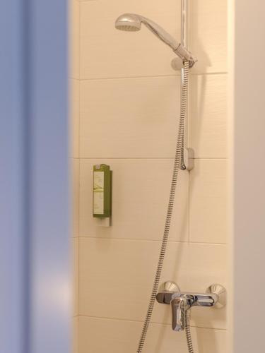 Small Double Room image 6