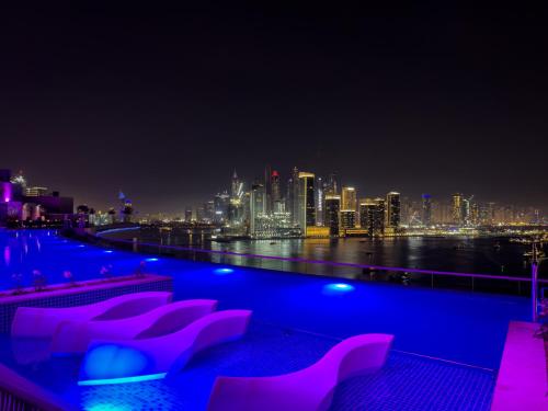 Palm Jumeirah Beachfront apartment with Amazing Infinity Pool and private beach, Dubaj (fotografie 8)