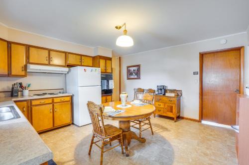 2 Mi to Town Rustic East Tennessee Home! in Etowah (TN)