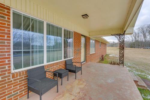 2 Mi to Town Rustic East Tennessee Home! in Etowah (TN)