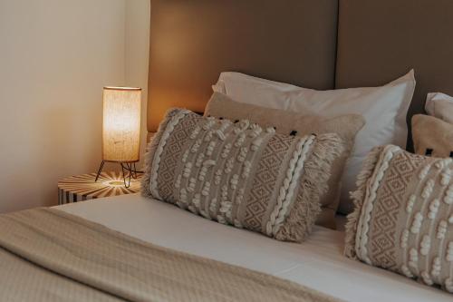 Deluxe Double Room image 2