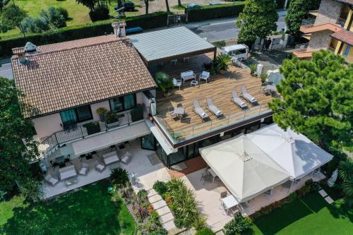 Deluxe Double Room with Balcony and Lake View image 6