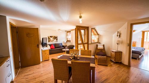 Gastehaus Holzer Kreuz - Ferienwohnung 