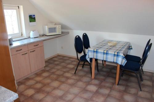 Ferienwohnung 1 426m von Kruskastraße entfernt