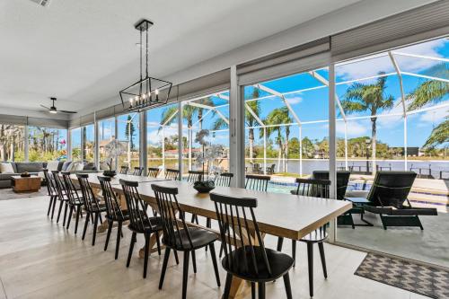 Létesítmények, Luxe Waterfront Hideaway w Pool Pirate Ship Dock near Wildlife on Easy Street/Big Cat Rescue