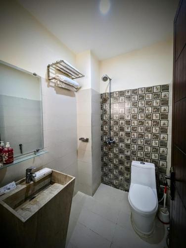 hotel Elites Residency in city center  iqbal town - image 4