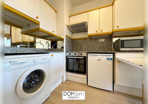 One-Bedroom Apartment image 8