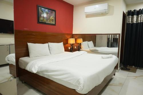 hotel Elites Residency in city center  iqbal town - image 10