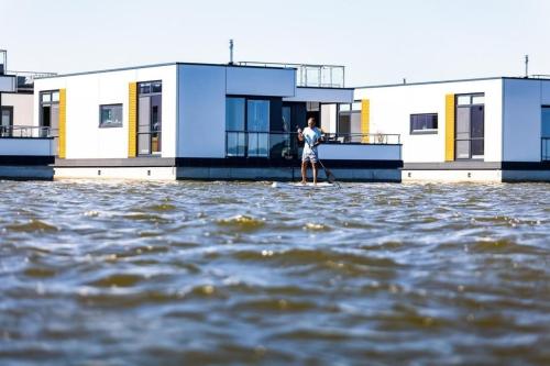 Hausboot Meerkraft in Ribnitz-Damgarten, Deutschland