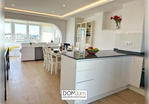DOMuum Holidays - SAN REMO PENTHOUSE - Tap to explore photos