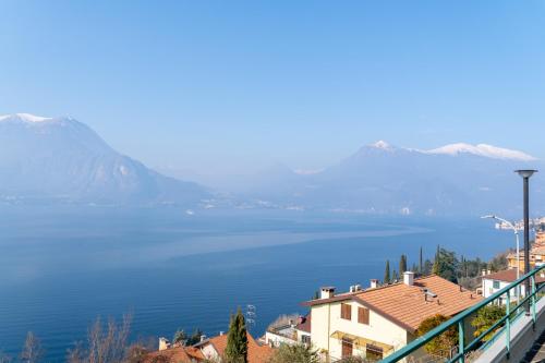 The terrace on Como Lake - Varenna Pino 3