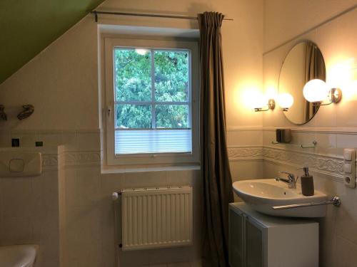 Gemütliche 1 12-Zimmer Wohnung (Gemutliche 1 12-Zimmer Wohnung) in 霍伊斯多夫