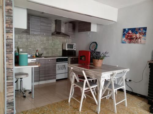 . Casa Mónica