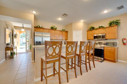 12 Mi to Disney and Private Pool Watersong Getaway in Davenport, USA