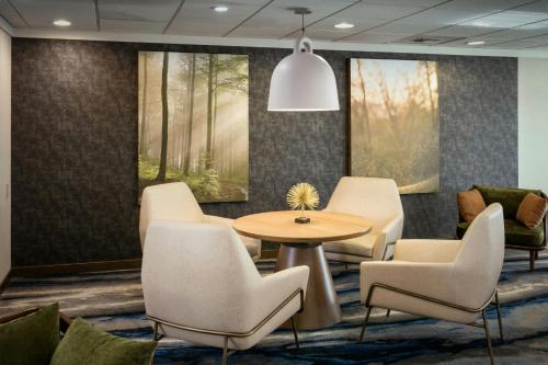 Fairfield Inn & Suites by Marriott Anchorage Midtown - image 9