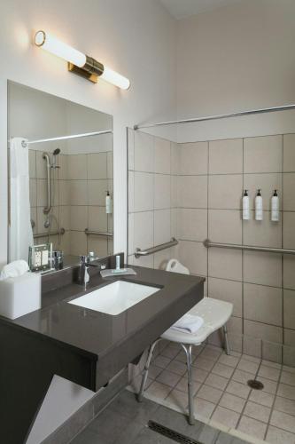 Fairfield Inn & Suites by Marriott Anchorage Midtown - image 7