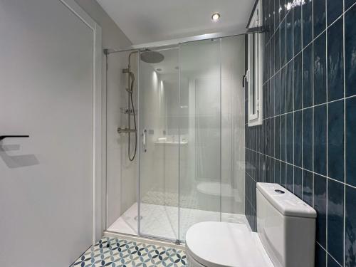 Three-Bedroom Apartment image 10