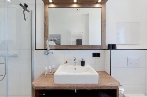 Apartment image 8