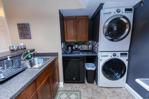 Spacious Basement in RDU RTP CARY area by JENDI, Cary (foto 2)