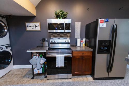 Spacious Basement in RDU RTP CARY area by JENDI, Cary (foto 8)