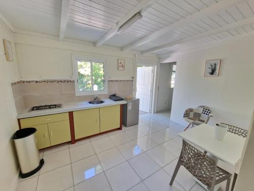 Très Joli T2 à Petit-Bourg (Tres Joli T2 a Petit-Bourg) in Petit-Bourg