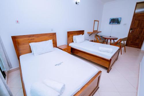2 double beds