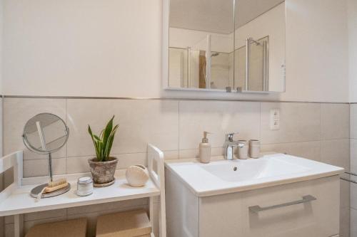 Apartment image 10