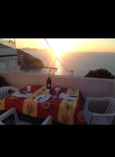 Detached house with wonderful sea view in ปอนซา อิสลันด์