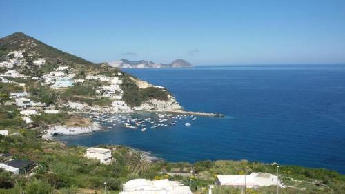 Detached house with wonderful sea view in ปอนซา อิสลันด์