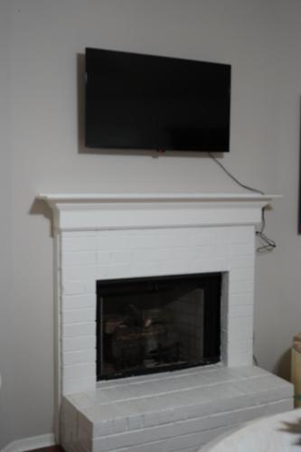 Modern and Cozy 3BR Memphis with Jetted Tub Modern and Cozy 3BR Memphis with Jetted Tub