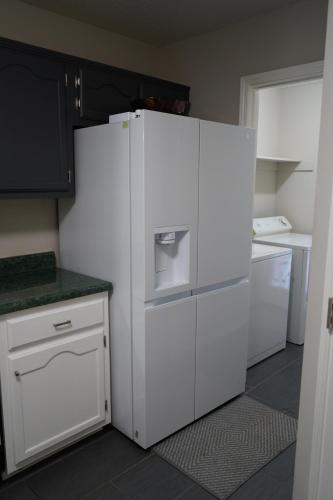 Modern and Cozy 3BR Memphis with Jetted Tub Modern and Cozy 3BR Memphis with Jetted Tub