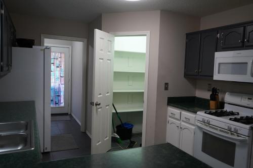 Modern and Cozy 3BR Memphis with Jetted Tub Modern and Cozy 3BR Memphis with Jetted Tub