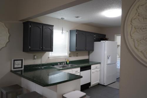 Modern and Cozy 3BR Memphis with Jetted Tub in Southaven, USA