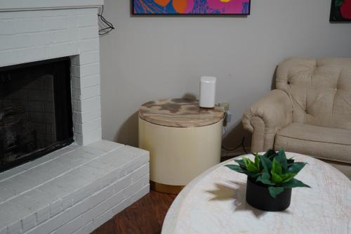 Modern and Cozy 3BR Memphis with Jetted Tub Modern and Cozy 3BR Memphis with Jetted Tub