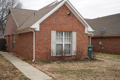 Modern and Cozy 3BR Memphis with Jetted Tub Modern and Cozy 3BR Memphis with Jetted Tub