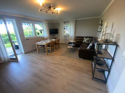 5 Sterne Ferienwohnung Rosengarten in Fürsteneck, Deutschland