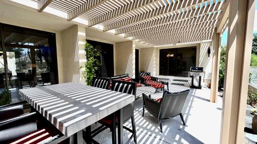 Villa Cha Cha in แรนโชไมเรจ (CA)