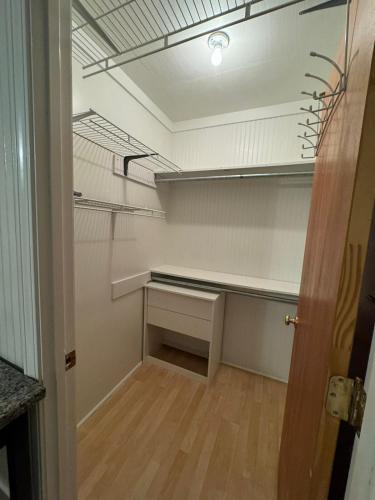 Private Cabin 1 bed and 1 bath in คลินตัน