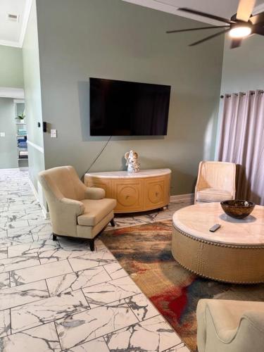 Remodeled 7 bedrooms in Westwood Neighborhood in Memphis, USA