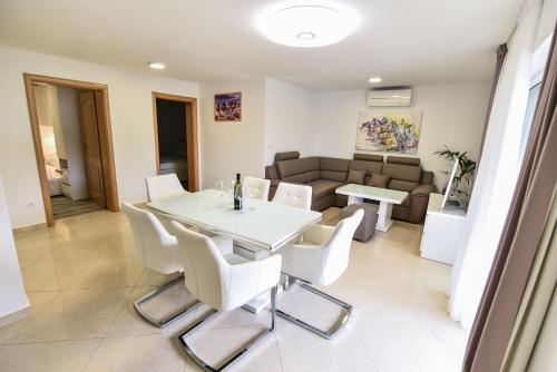 Holiday Home image 10