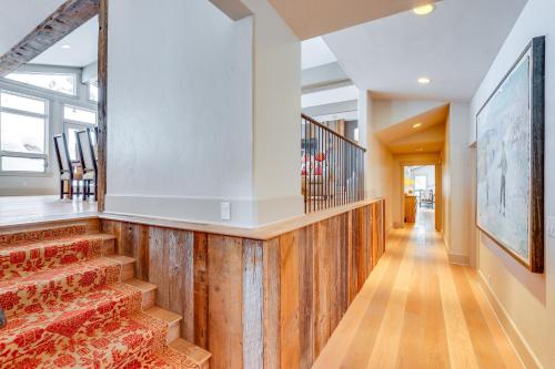 Vail Mountain Retreat with Hot Tub and Deck! in Vail, USA