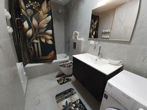 Fürdőszoba, אחוזת דבורה בבני ברק in Ramat Gan