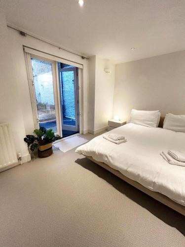 Sophisticated 2 Bed Apartment, Hyde Park, London (photo 4)