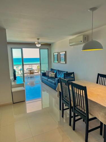 Apartamento Clean com Vista para a Praia do Forte - Cabo Frio