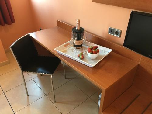 Hotel Jonquera - image 12